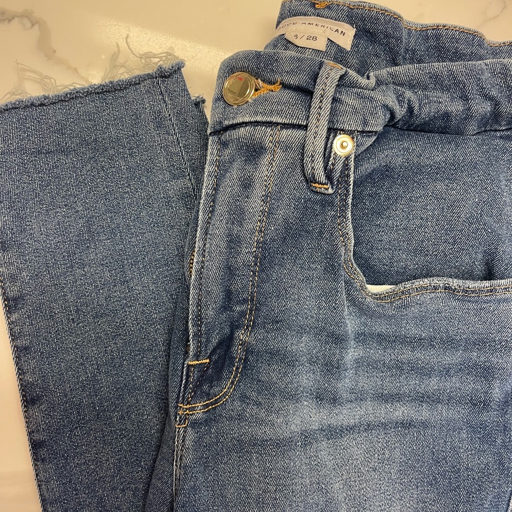 Good American skinny jeans! Worn one time and in great condition.